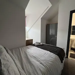 Grove Road Guesthouse, Comfortable, Budget, Friendly Guest house Wakefield